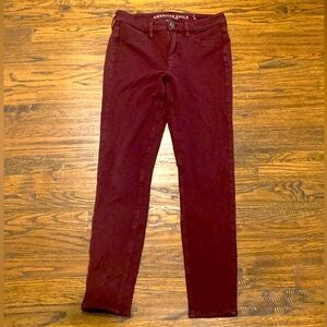 American Eagle High-Rise Super Stretch Jeggings in Burgundy color, size 8 long